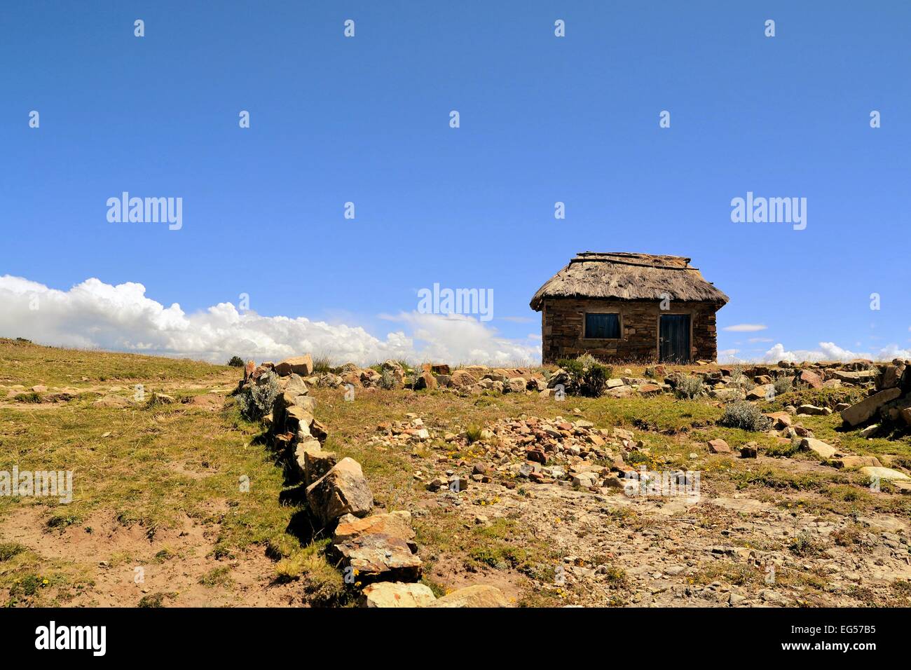 Adobe-Bauer-Haus auf dem Lande Altiplano Boliviens Stockfoto