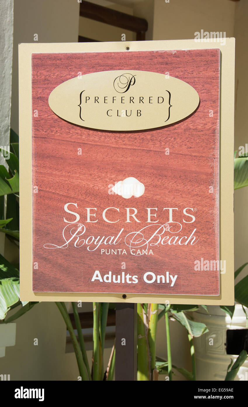 Dominikanische Republik. Ein Zeichen für die Secrets Royal Beach Resort nur für Erwachsene in Punta Cana. 2015. Stockfoto