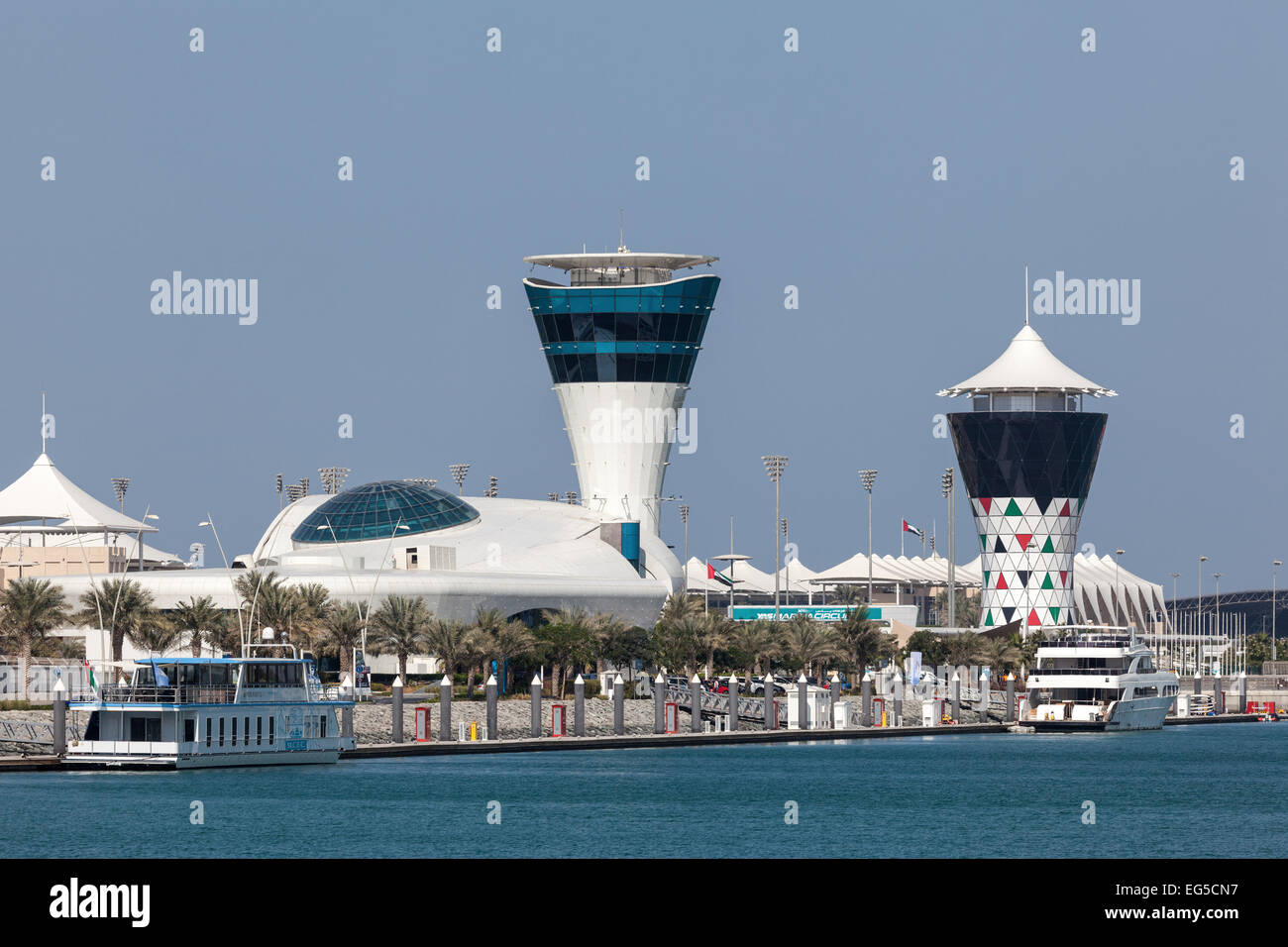Der Yas Marina Tower auf Yas Island in Abu Dhabi Stockfoto