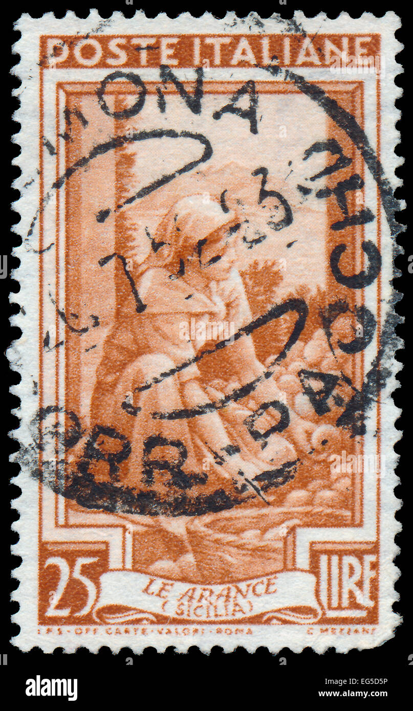 Italien - um 1950: Eine Briefmarke gedruckt in Italien, zeigt Sicilia - Orange, mit der gleichen Inschrift, aus der Serie "Provincial Stockfoto
