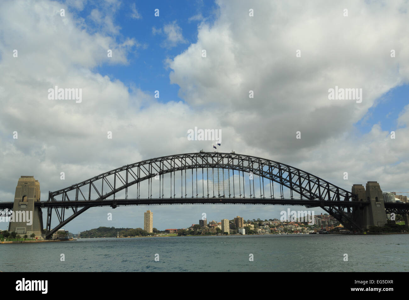 Ein Foto von der Sydney Harbour Bridge in Australien. Die Sydney Harbour Bridge ist ein Stahl durch Bogenbrücke. Stockfoto