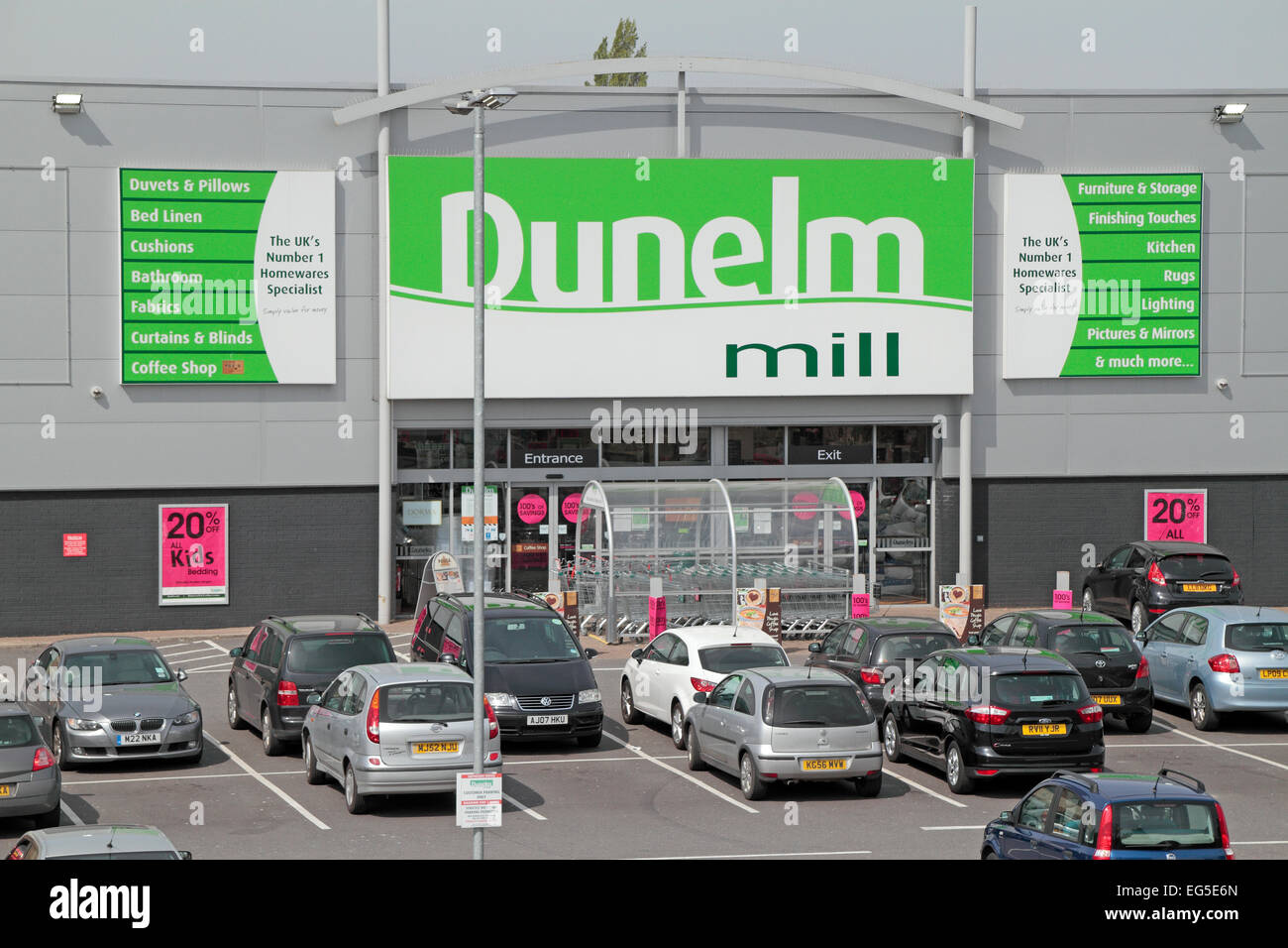 Die Dunelm Mill Hauseinrichtungsgegenstände speichern in Greenford, West-London, UK. Stockfoto Die Dunelm Mill Hauseinrichtungsgegenstände speichern in Greenford, West-London, UK. Stockfoto