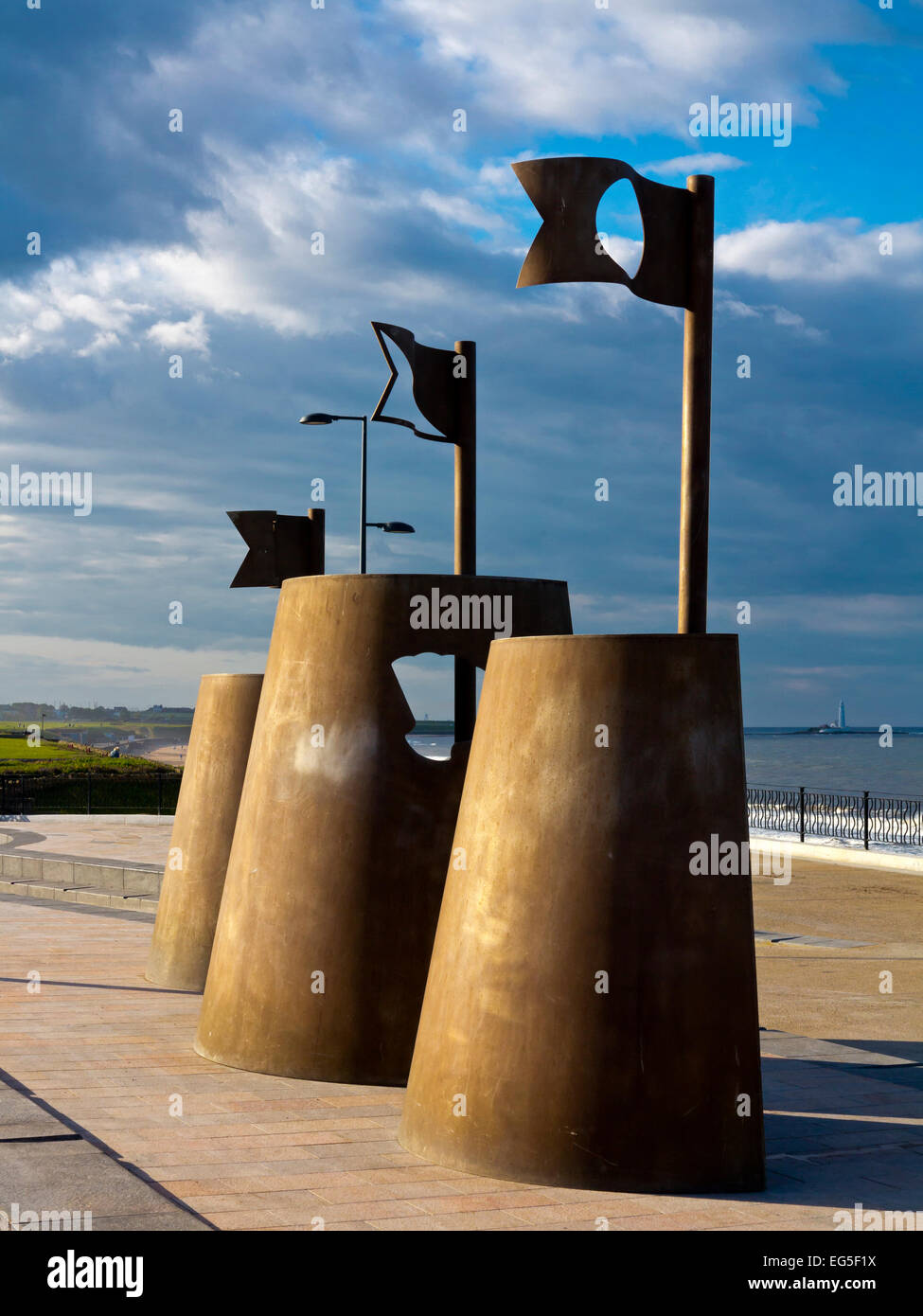 Sandburg Skulpturen an der Strandpromenade in Whitley Bay ein Badeort in North Tyneside Tyne und tragen England UK Stockfoto