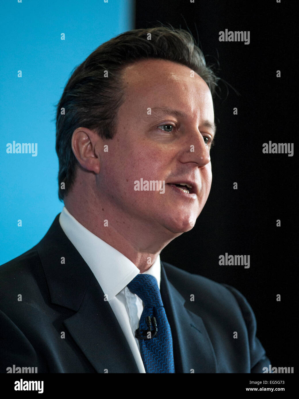 Hove, UK. 17. Februar 2015. Premierminister David Cameron hält eine Rede auf 17.02.2015 bei Blatchington Mill School, Hove. Die PM gesprochen, Wohlfahrtsstaat und Menschen wieder Arbeit Kredit: Julie Edwards/Alamy Live News Stockfoto