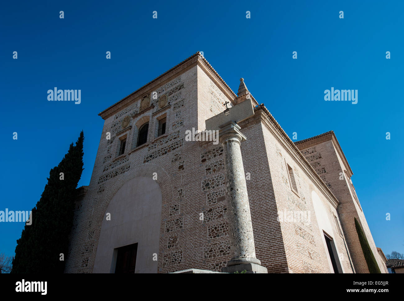 Kirche der Heiligen Maria der Alhambra in Granada, Spanien (Iglesia del