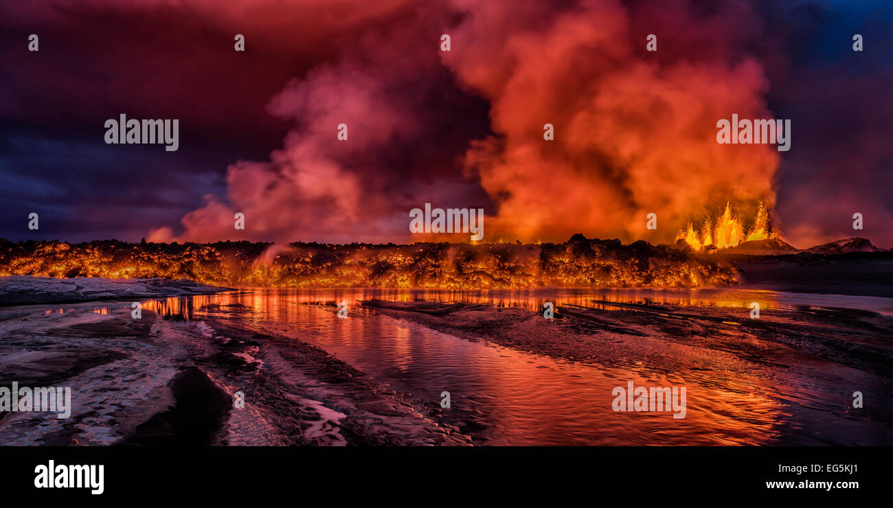 Glühende Lava an der Eruptionsstelle, Holuhraun Riss, Vulkan Bardarbunga, Island Stockfoto