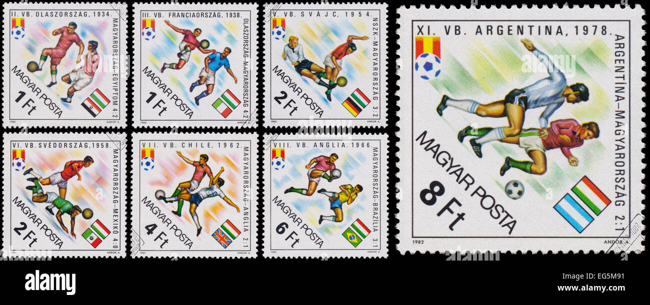 Ungarn - CIRCA 1982: Eine Briefmarke gedruckt in Ungarn aus der "World Cup Football Championship, Spanien" Ausgabe zeigt Spieler und Flagge Stockfoto