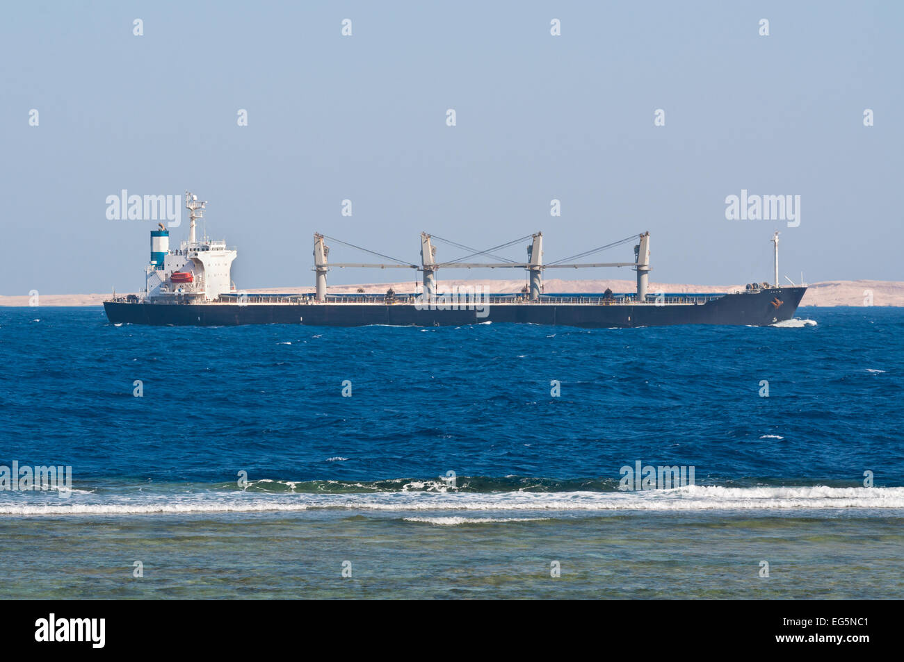 Bulk Carrier Schiff im Roten Meer Stockfoto
