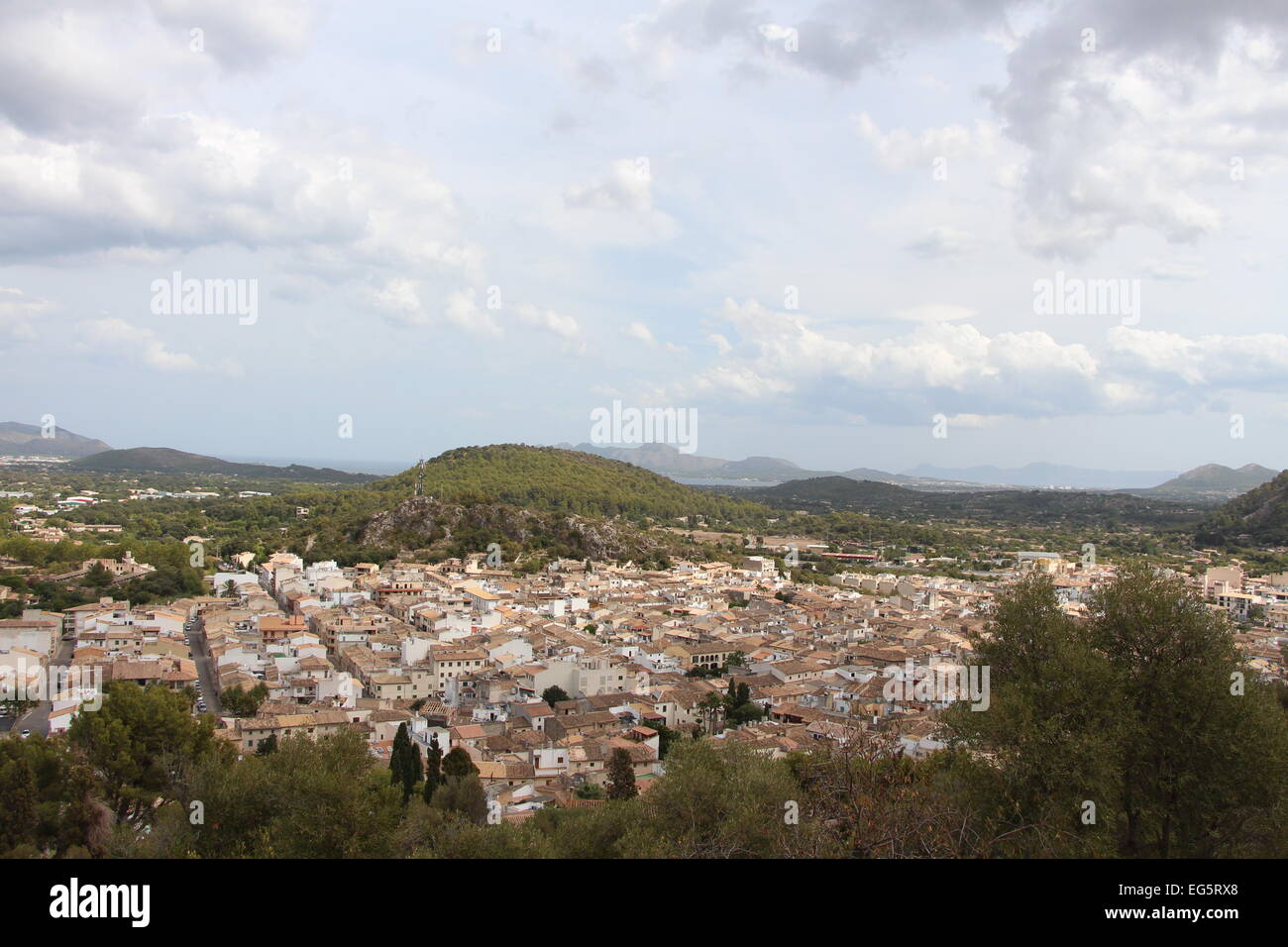 Wunderschöne Aussicht vom Gipfel von 365 Calvari Stufen in Pollensa Stockfoto