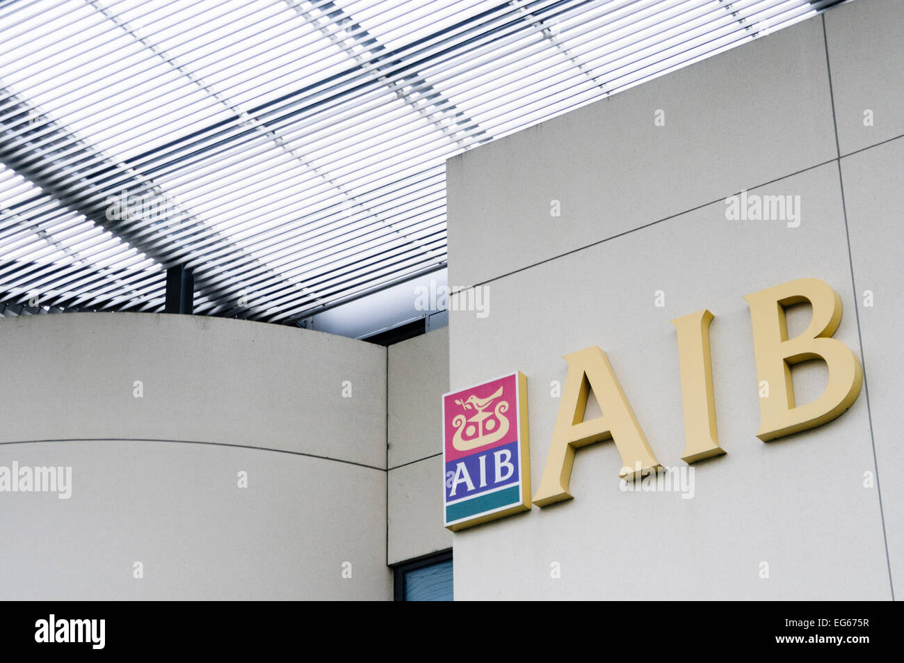Allied Irish Bank-Logo auf ihren Direct Banking Büros im Airside Industrial Estate, Swords, Irland. Stockfoto