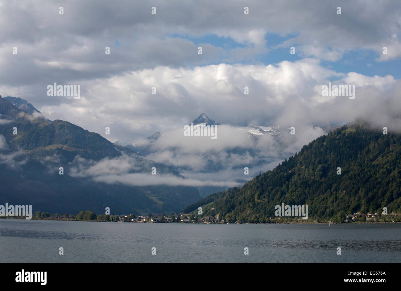 Das Kitzsteinhorn Kaprun und The Zeller See in der Nähe von Zell am sehen Salzburgerland Österreich Stockfoto
