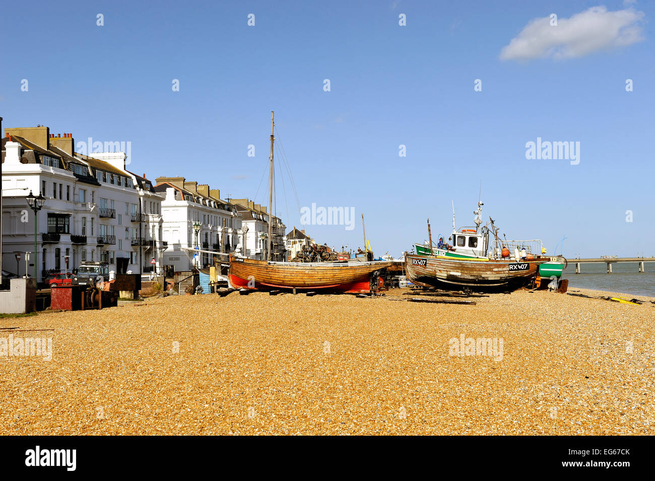 Angelboote/Fischerboote am Strand Deal Kent aufgestellt Stockfoto