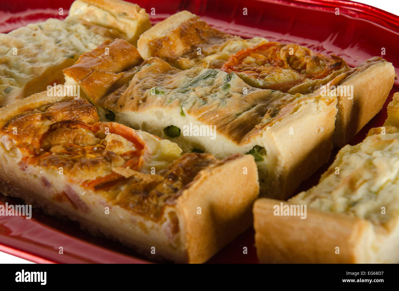 ein Teller mit Party Essen, Quiche Lorain Stockfoto