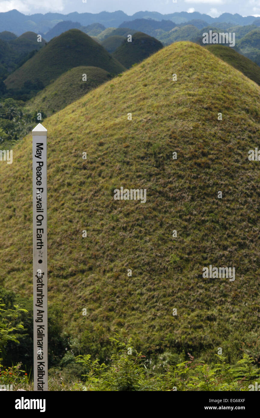 Mountains Chocolate Hills. Bohol. Die Visayas. Philippinen. Die Chocolate Hills sind eine geologische Formation in Bohol Provinz, Ph Stockfoto