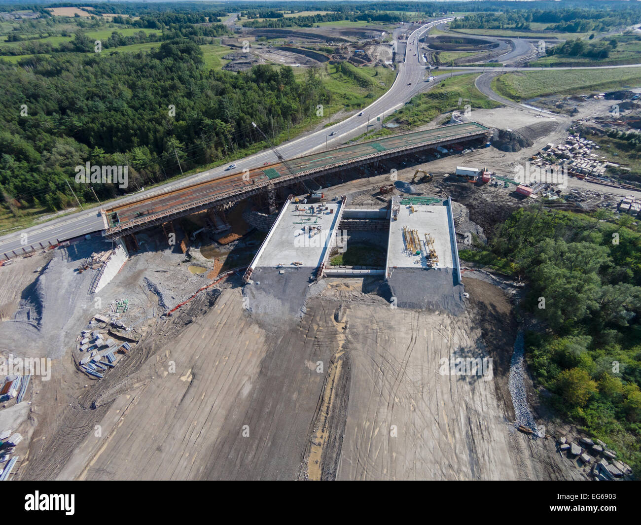 Highway 407 East Bau im Jahr 2014 Stockfoto