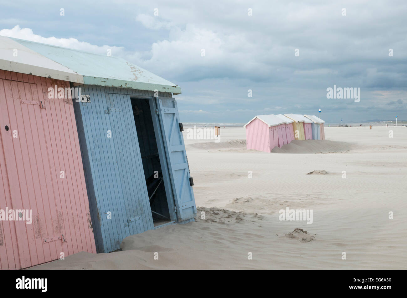 Strand und Hütten in Berck Nord-Pas-de-Calais Frankreich Europa Stockfoto