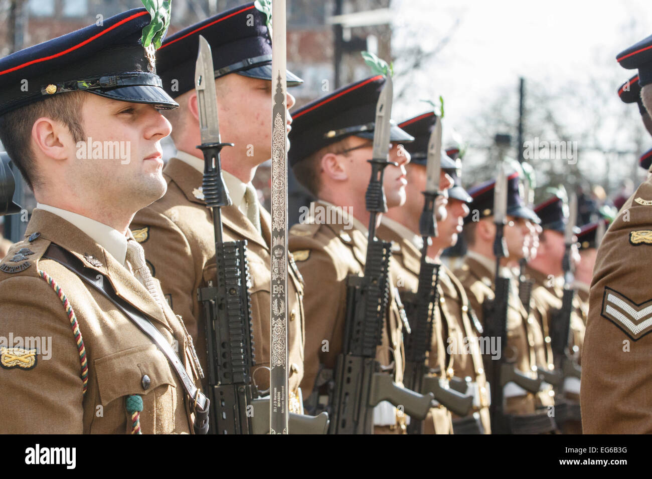 Crewe, Cheshire, UK. 17. Februar 2015. Soldaten aus der Mercian Regiment sind am 17. Februar 2015 geehrt mit der Freiheit des Bezirks Crewe Credit: Simon Newbury/Alamy Live News Stockfoto