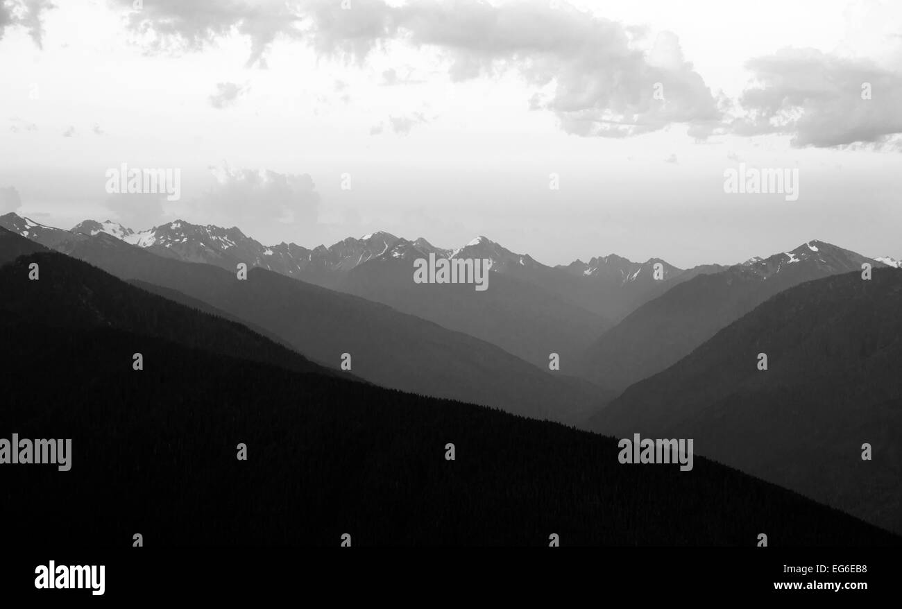 Dramatische Himmel Wolkengebilde über Hurricane Ridge Olympic Mountains Stockfoto