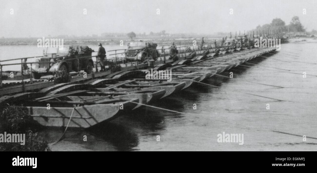 Die deutschen Falke Division Überquerung des Flusses Bug in der Nazi voraus auf Kiew. In der Ukraine, der Sowjetunion, September 1941, Stockfoto