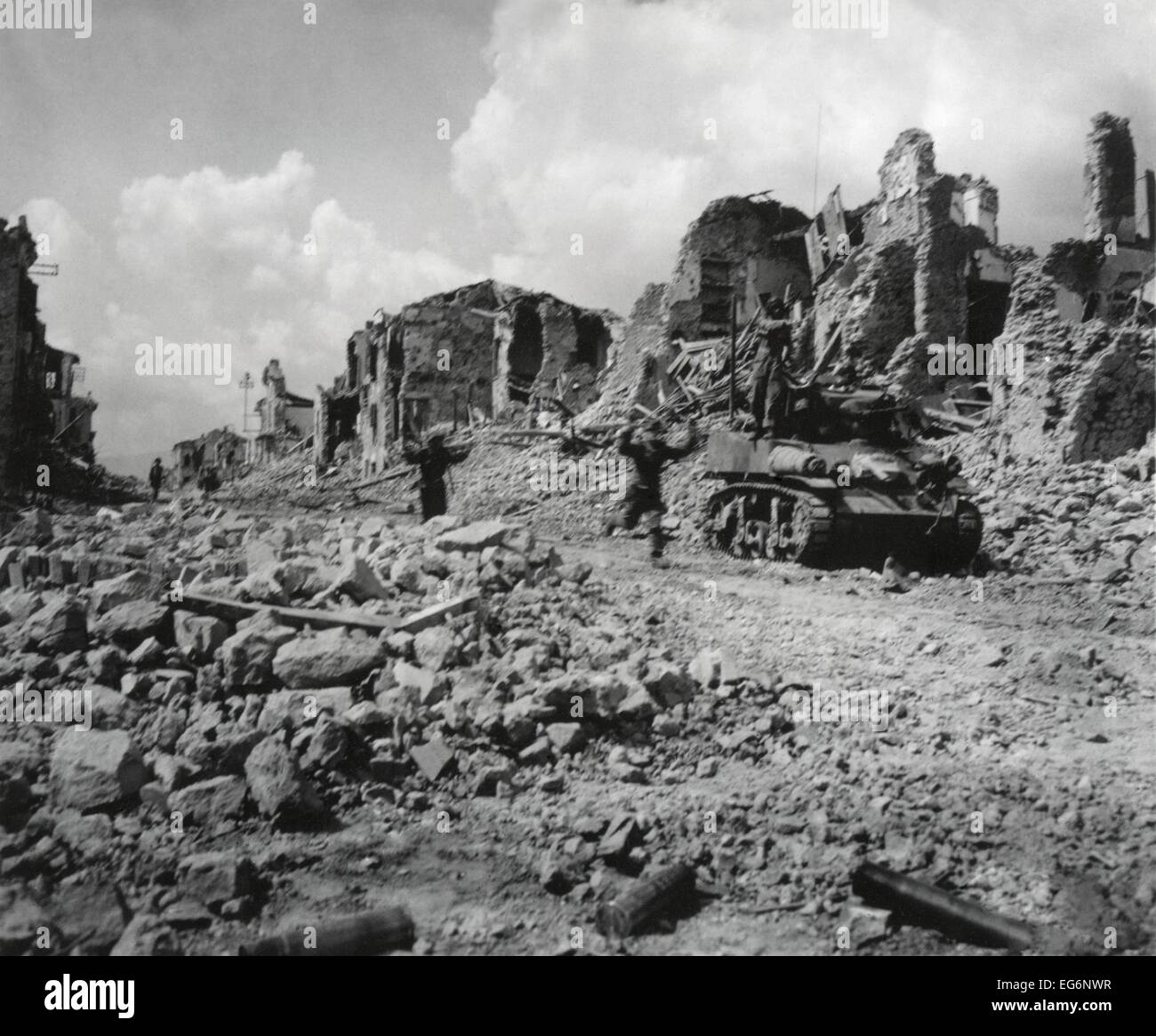 Scharfschützen der deutschen 362nd Infanterie zu übergeben, nachdem ihre Munition gab. Die Aktion in Cisterna war Teil der Alliierten Stockfoto