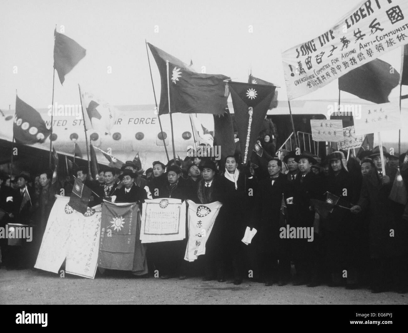 Menschenmassen in Seoul, Korea, Grüße chinesische Ex-Kriegsgefangenen vor Abflug nach Formosa. Sie wurden durch die UN-neutrale freigelassen. Stockfoto