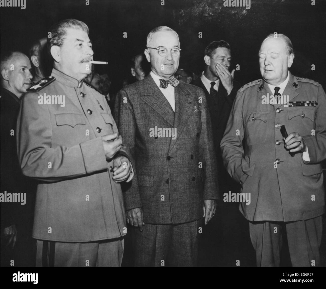 Die "Big Three" Führer der Alliierten gegen die Achse Nationen des 2. Weltkrieges. L-r: Josef Stalin, Harry Truman, und Stockfoto