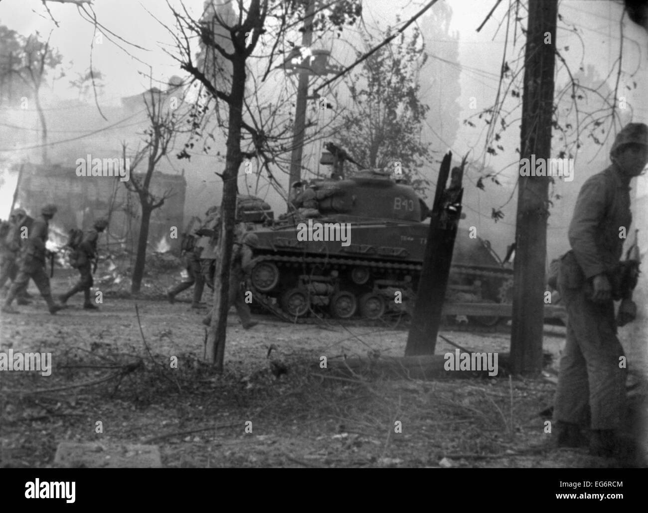UN-Truppen kämpfen am Stadtrand von Seoul, Korea. Ca. 18-21 Sept. 1950. Sie waren eine angreifende Kraft von 40.000 Stockfoto