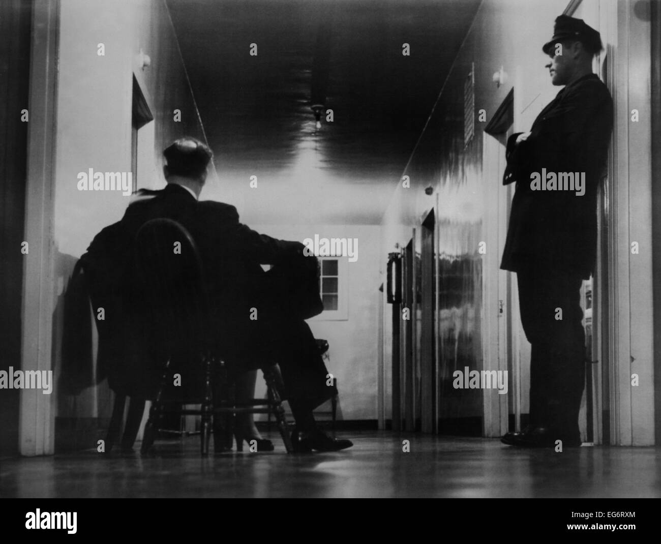 Nachwirkungen des Puerto-Ricanischen Terroristen schießen im US-Repräsentantenhaus. Polizei sitzt außerhalb der Krankenzimmer Stockfoto