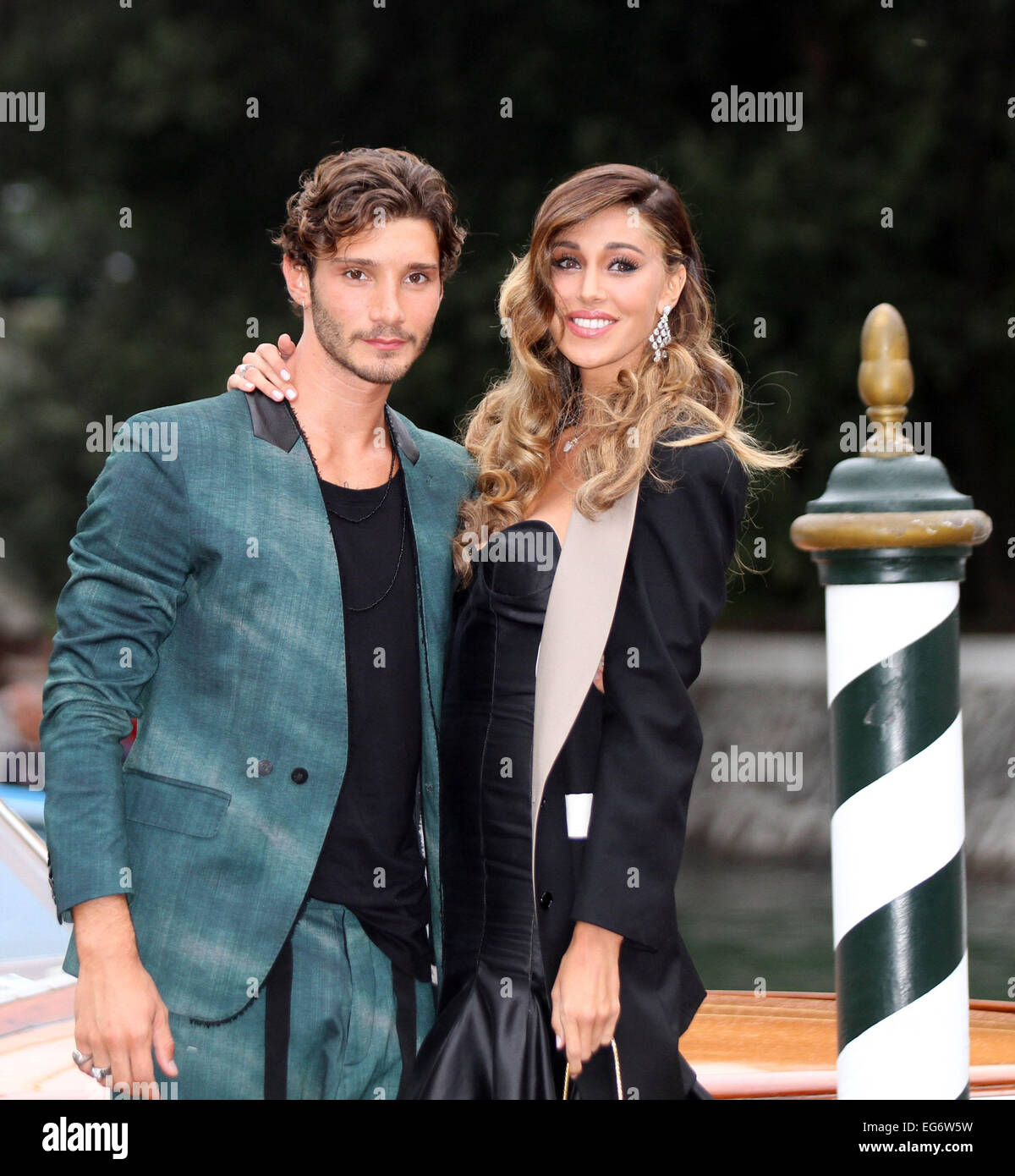 pics Belén Rodríguez Stefano De Martino https www alamy de stockfoto italien venedig argentinische model belen rodriguez und stefano de martino am lido di venezia 78827445 html