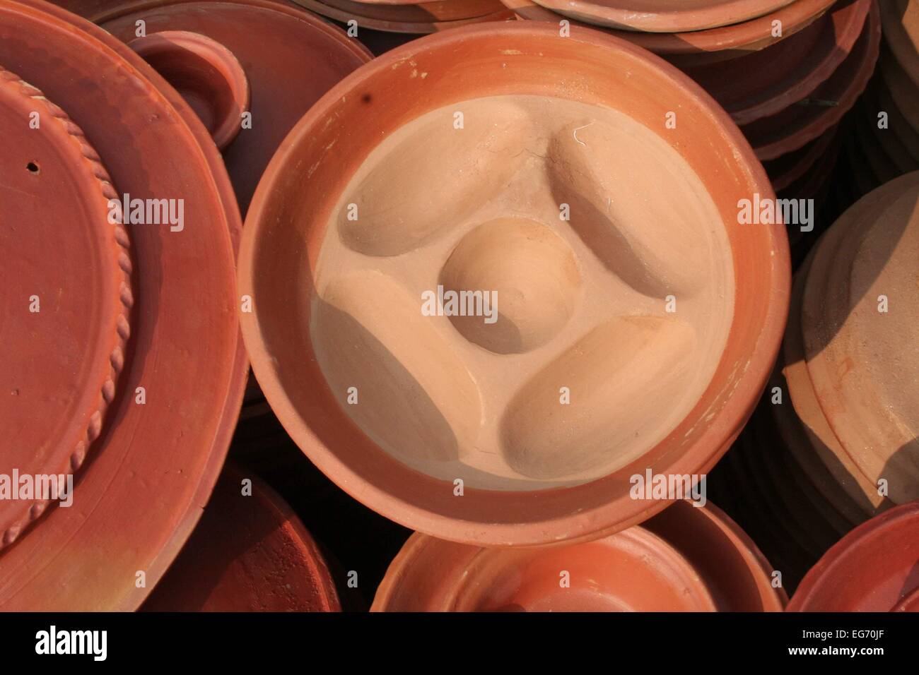 Traditionelle irdene Keramik Unternehmen in Bangladesch Stockfoto