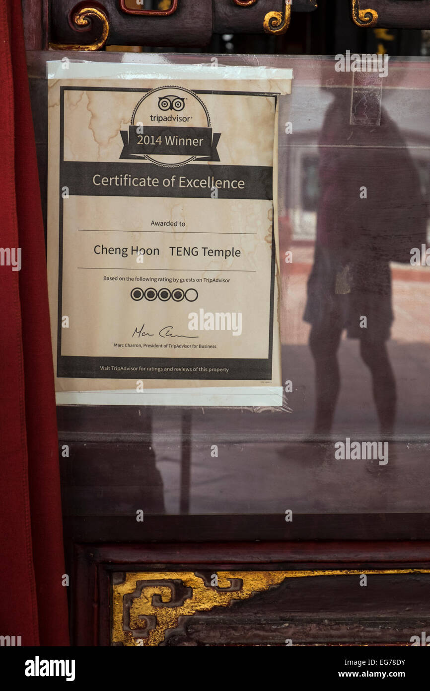 Reise Berater Zertifikat im chinesischen Cheng Hoon Teng Tempel, Melaka, Malaysia. Stockfoto