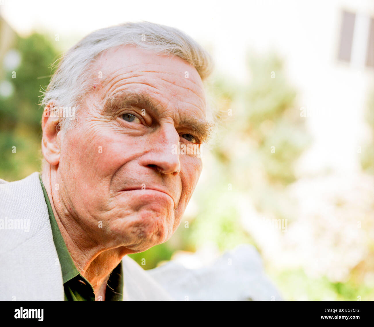 LOS ANGELES, CA-2 Februar: Oscar-prämierte Schauspieler Charlton Heston in seinem Haus in Los Angeles, Kalifornien am Februar 2,1997. Stockfoto