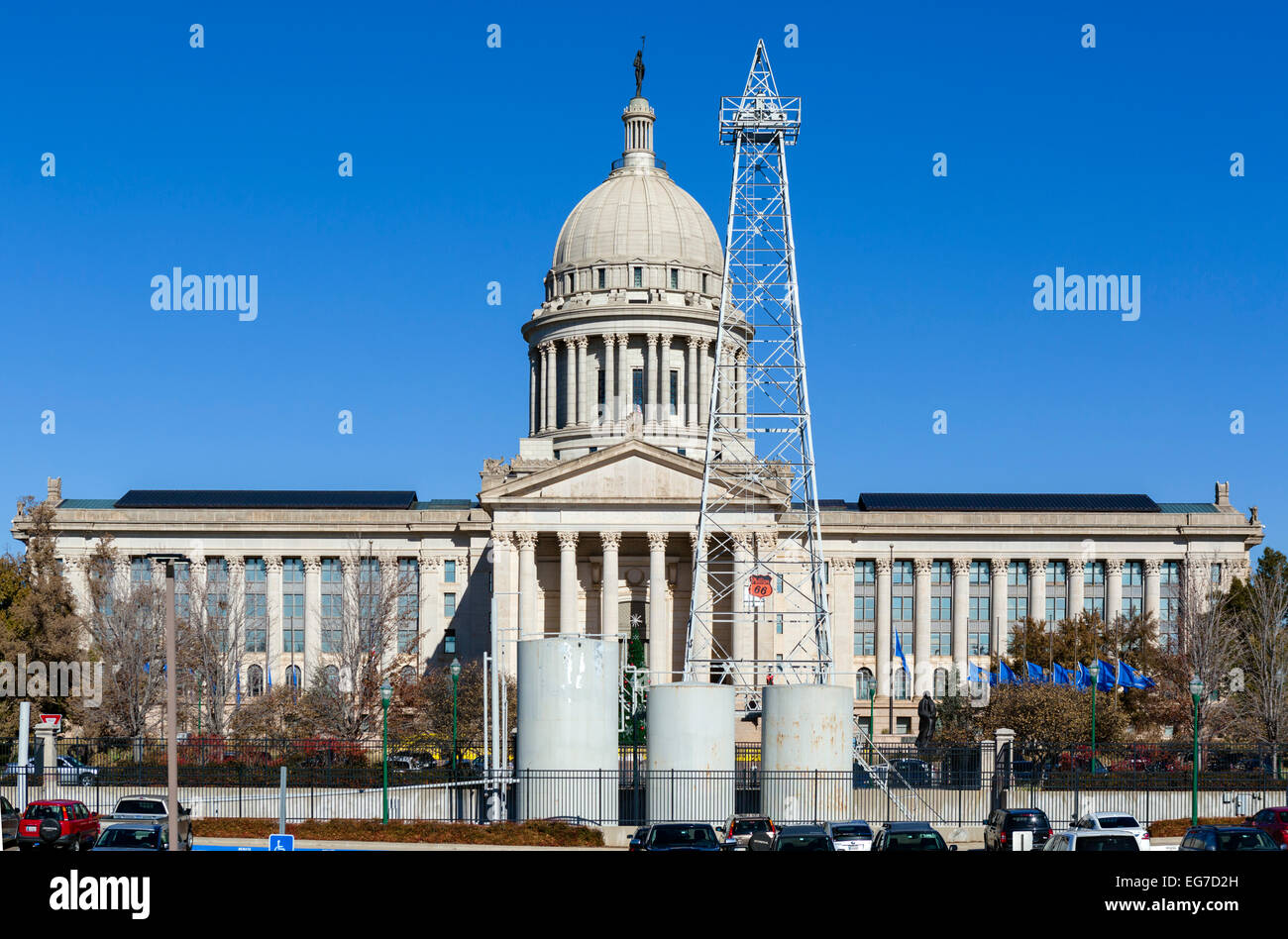 Ölquelle vor dem Kapitol von Oklahoma, Oklahoma City, OK, USA Stockfoto