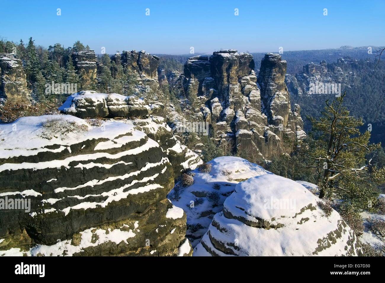 Basteigebiet Felsen - Bastei-Gebiet rockt 03 Stockfoto