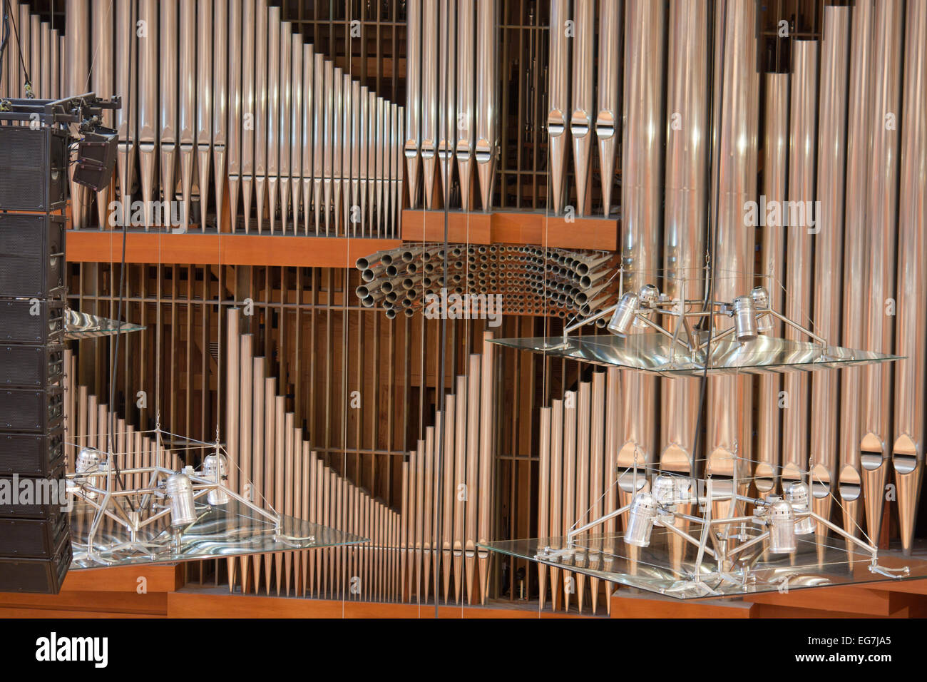 Orgelpfeifen in der Bridgewater Hall-Konzerthalle in Manchester, UK. Stockfoto