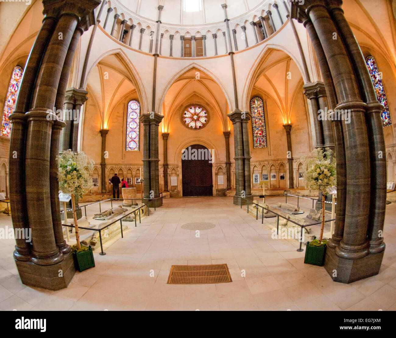 Die Tempel-Kirche ist eine Ende des 12. Jahrhunderts in London befindet sich zwischen Fleet Street und der Themse, gebaut für und von th Stockfoto