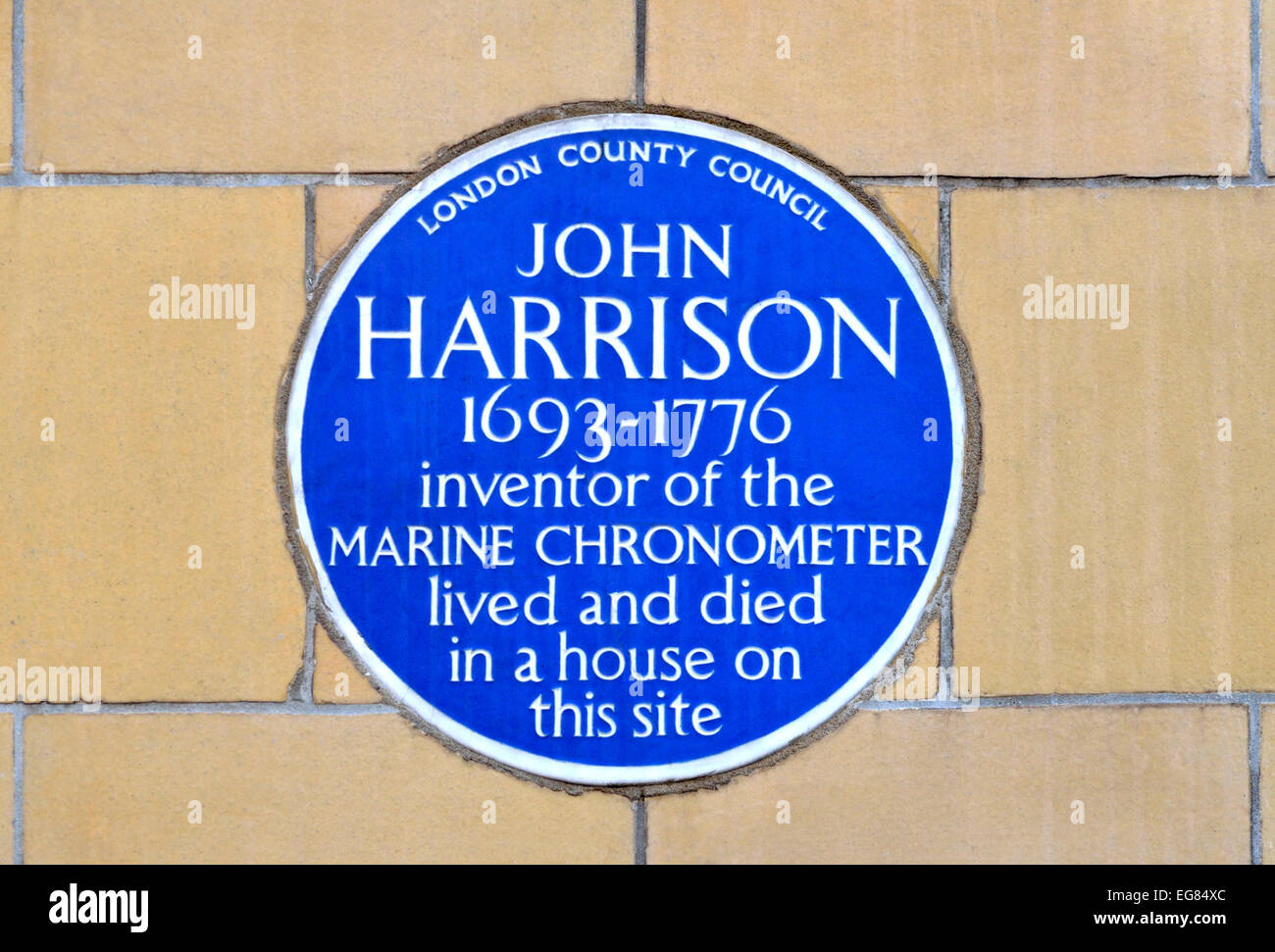 London, England, Vereinigtes Königreich. Blaue Plakette am Haus von John Harrison (Erfinder der Marinechronometer) Dane Street, WC1 Stockfoto