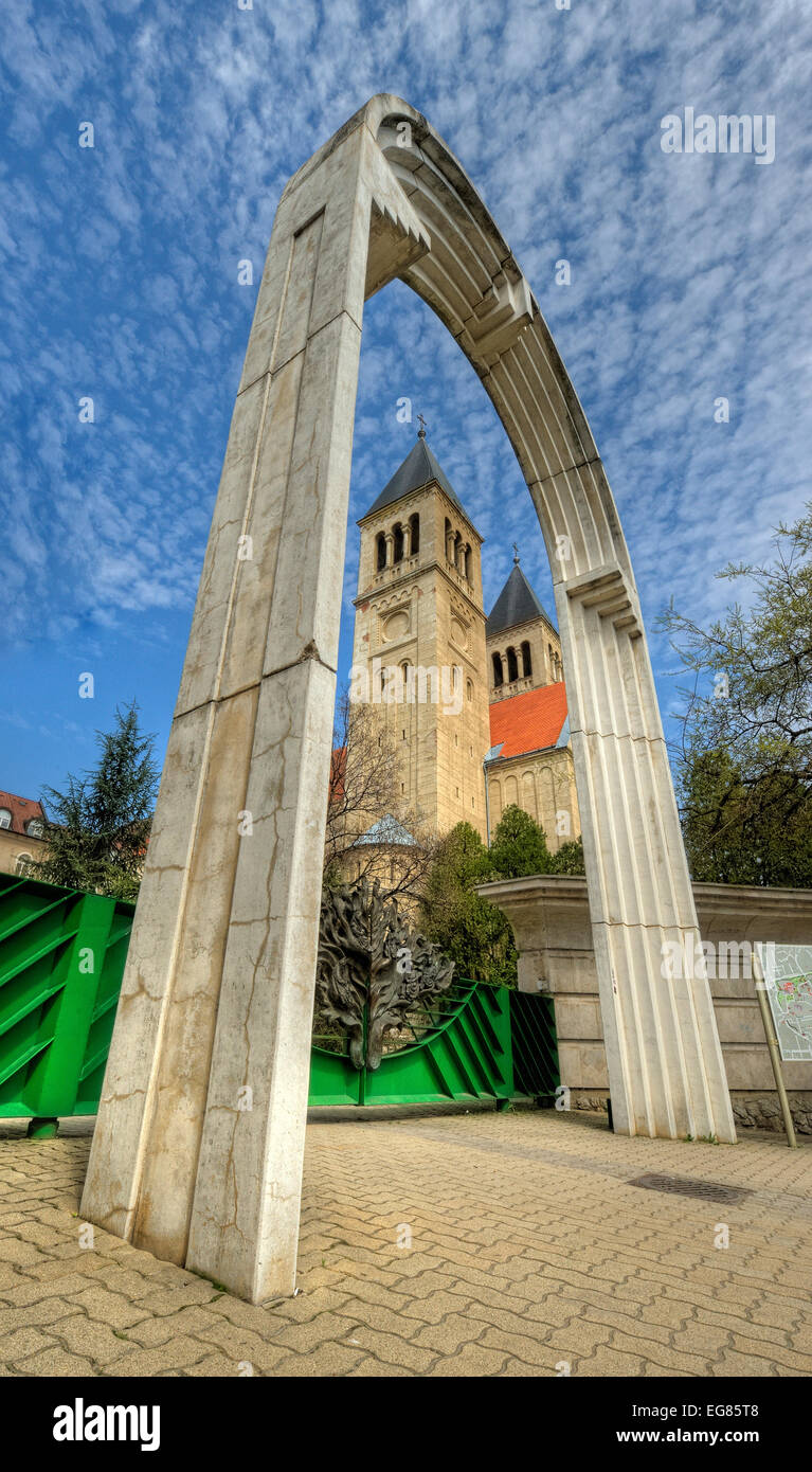 Große ungarische Kirche in Pécs Stockfoto