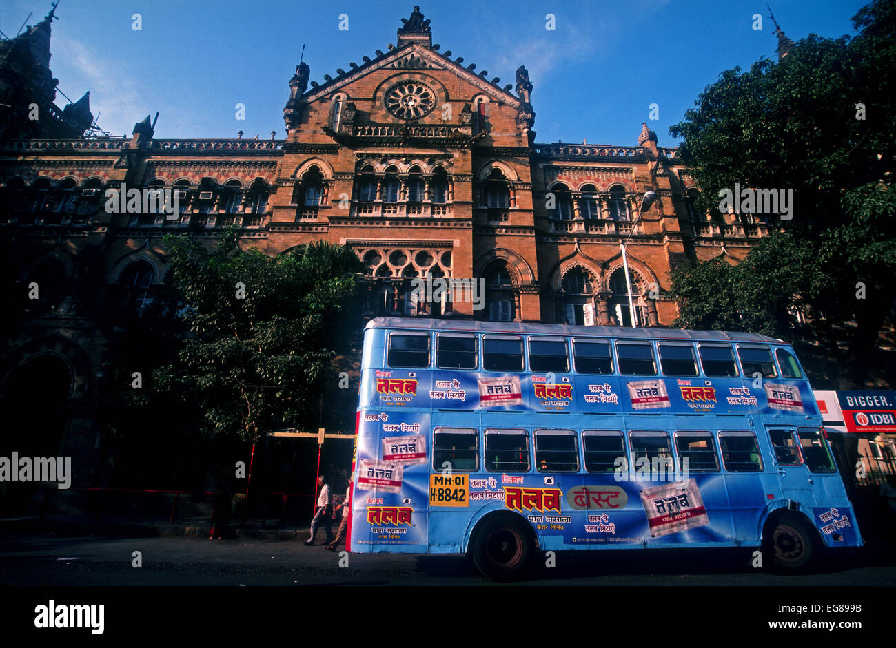 Doppeldecker-Bus auf der Straße von Bombay, Mumbai, Indien Stockfoto