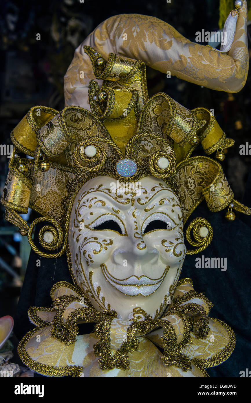 Traditionellen venezianischen Karnevalsmaske in einem Schaufenster, Venedig, Veneto, Italien Stockfoto