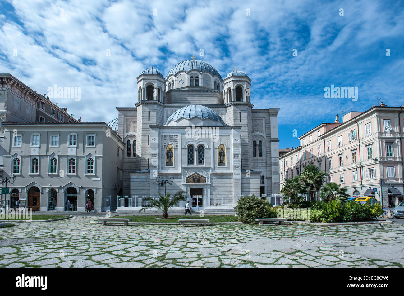 Die serbisch-orthodoxe St. Spyridon Kirche in Triest, Italien an einem schönen sonnigen Tag Stockfoto