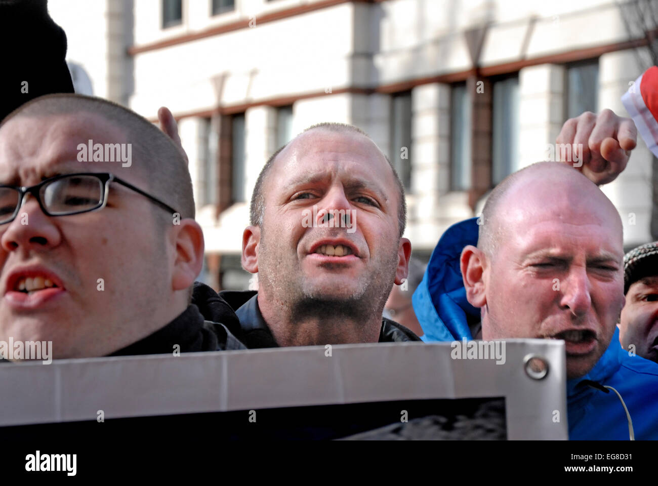 Lee Rigby Murder Trial Verurteilung - Old Bailey 26 Februar "South East" Allianzmitglieder demonstrieren. Stockfoto