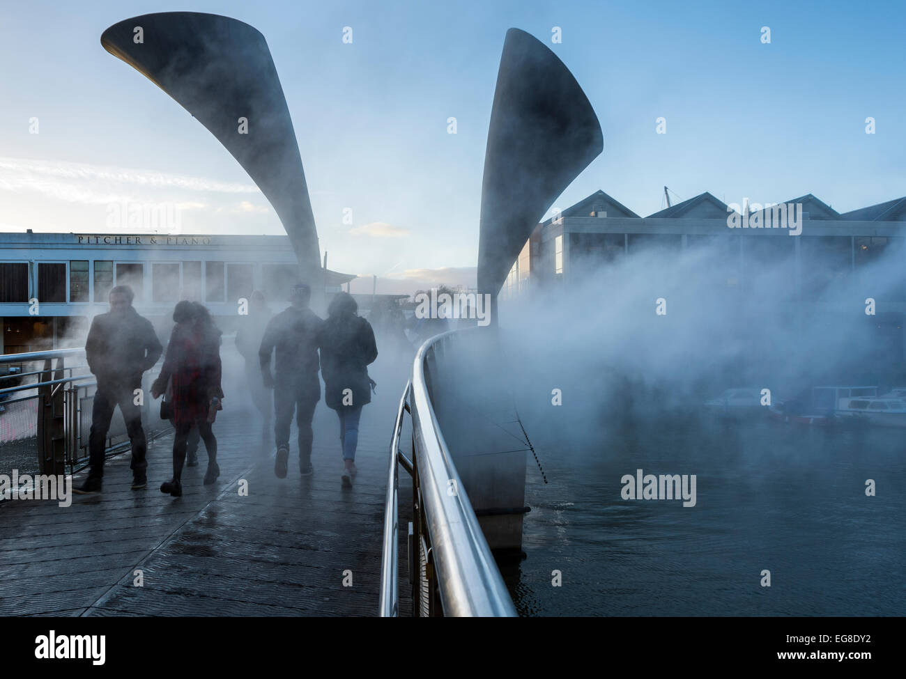 Nebel-Brücke, Bristol, eine Kunstinstallation auf Klimawandel aufmerksam, während Bristol grün Kulturhauptstadt 2015 ist Stockfoto