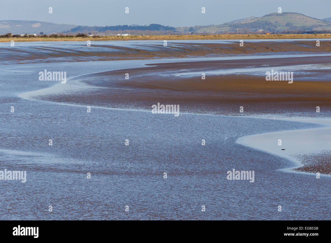 Mündung des Flusses Parrett am Rand des Steart Marshes, Blick auf Brean unten ganz rechts. Stockfoto