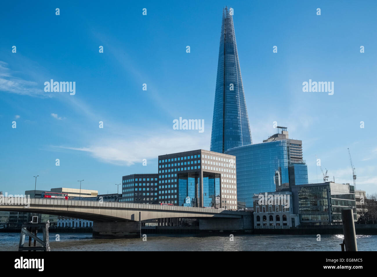 Blick auf die Skyline von London, mit The Shard und 1 Gebäude London Bridge, London Southwark, UK Stockfoto