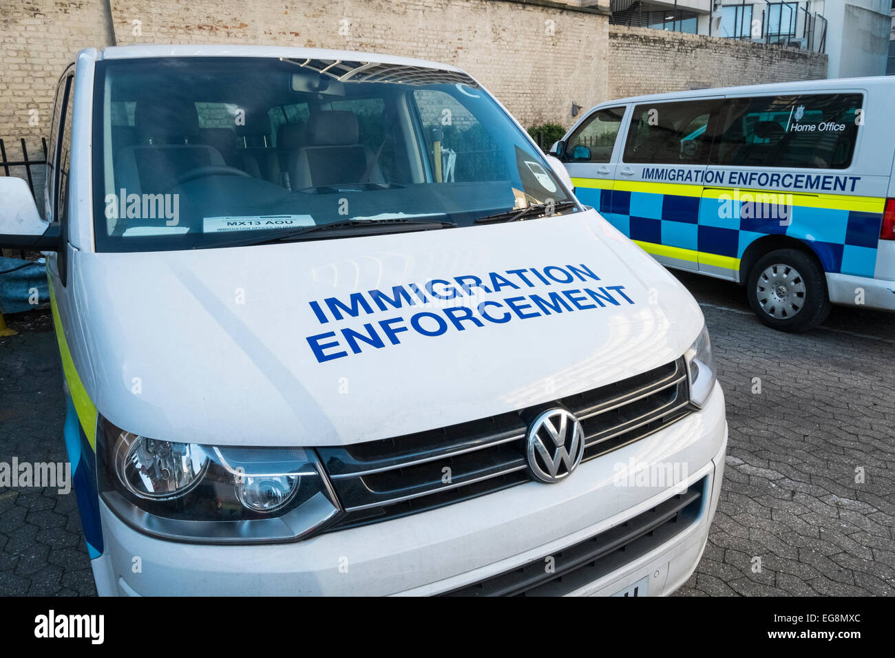 UK Home Office Immigration Enforcement Fahrzeuge. Stockfoto