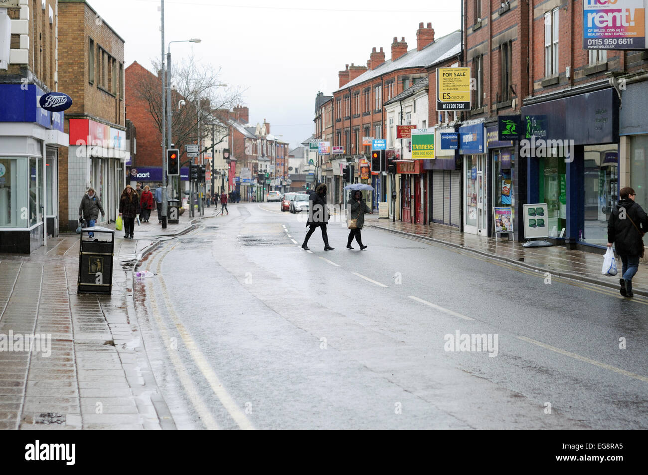 Hucknall hohe Straße, Winter regnet. Stockfoto