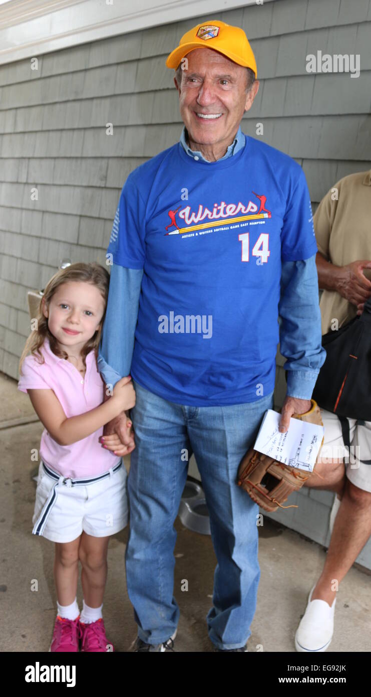 2014 East Hampton Künstler Schriftsteller Celebrity Softball-Spiel abgehaltenen Herrick Park Featuring: Mort Zukerman wo: East Hampton, New York, USA bei: 16. August 2014 Stockfoto