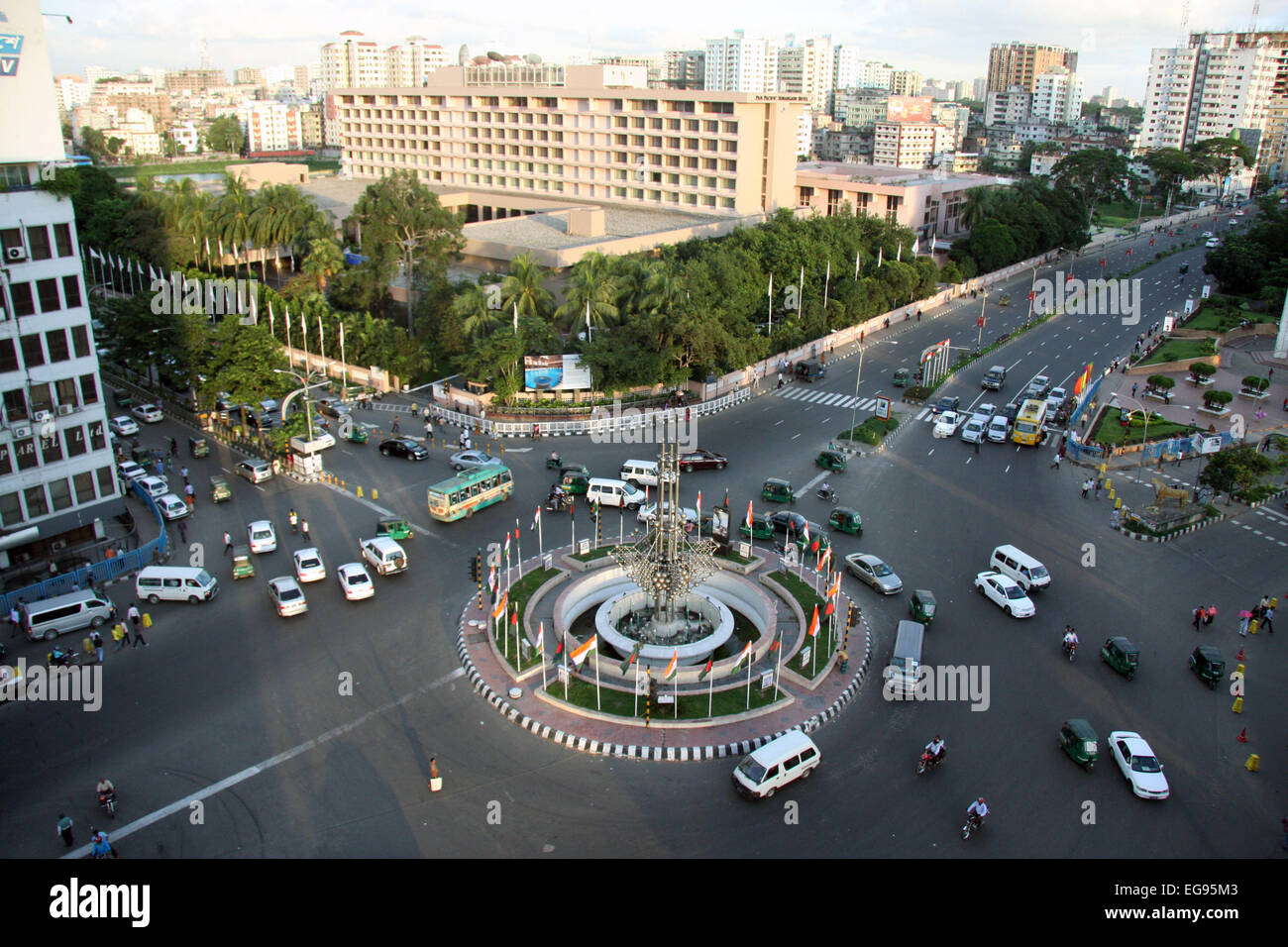 September 2011. Dhaka Skyline, SAARC Brunnen, bei Panthapath in Dhaka. Stockfoto