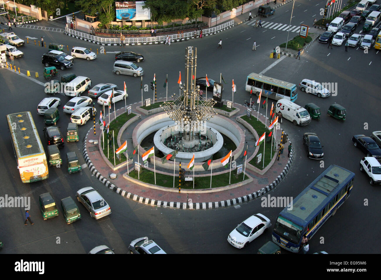 September 2011. Dhaka Skyline, SAARC Brunnen, bei Panthapath in Dhaka. Stockfoto